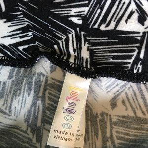 LuLaRoe Pants - LulaRoe black and white TC leggings LuLaRoe Pants - LulaRoe black and white TC leggings